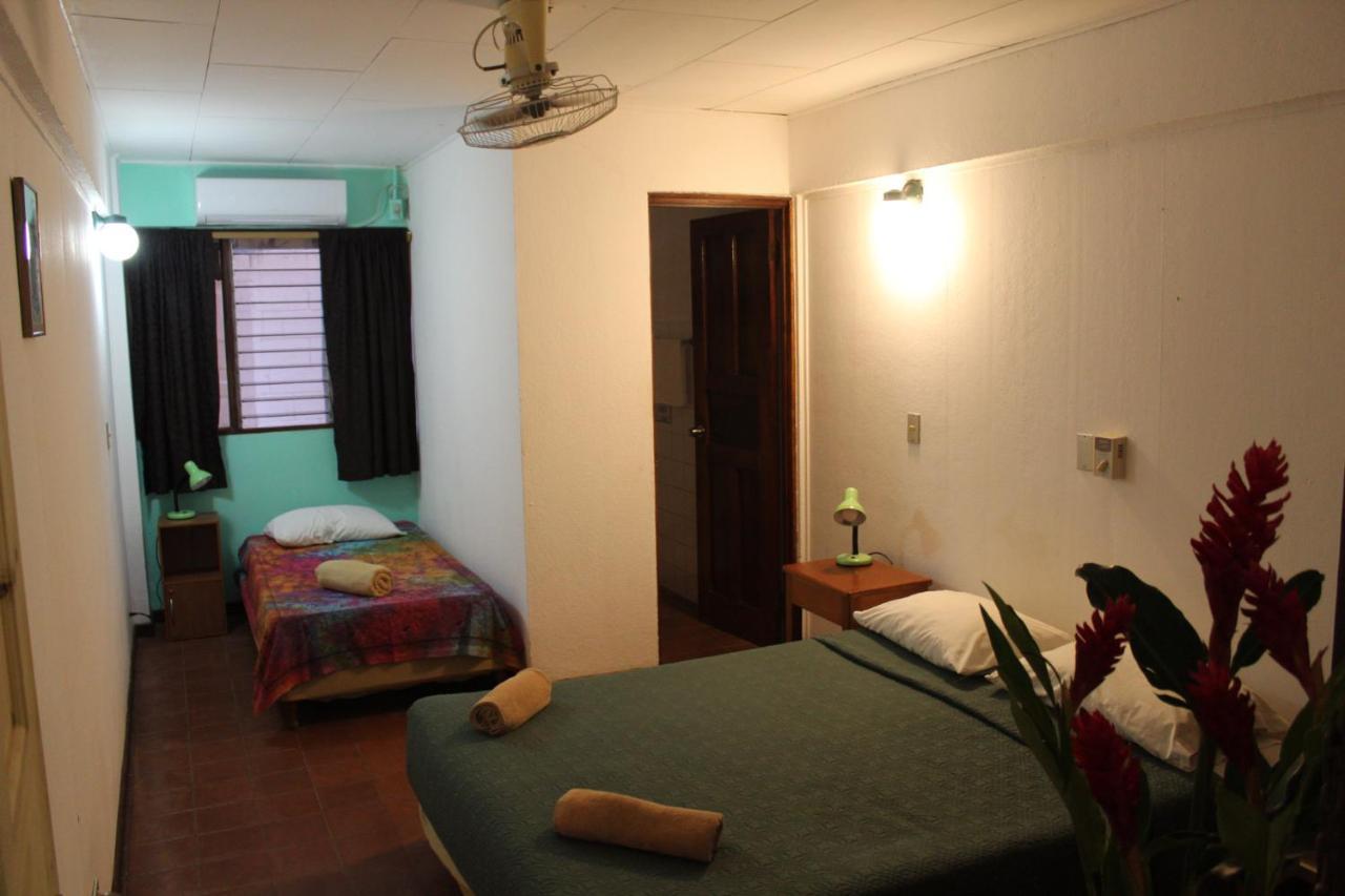 Hostel Tajalin Montezuma Extérieur photo